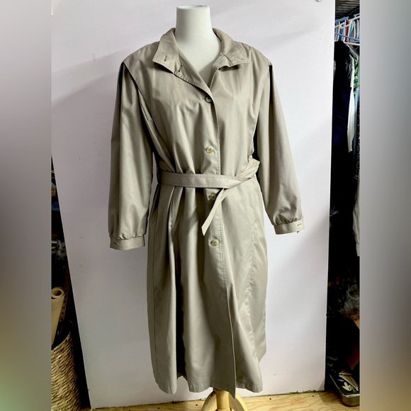 London Fog “Thinsulate” Women’s Trench Coat, 14 P, Khaki, Removable Liner - Picture 1 of 13